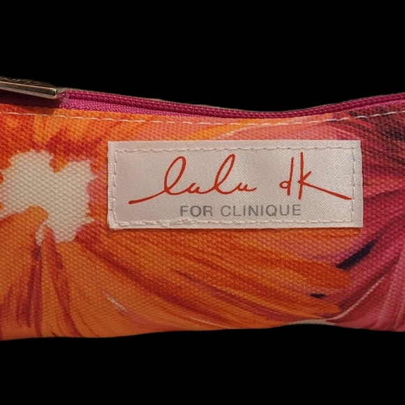 Clinique Cosmetics/Makeup Cases Designed by lulu dk - Picture 13 of 15